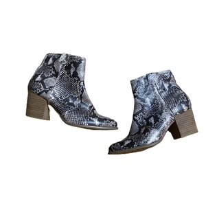 4 for $25 - Carlos Rowan Snake Ankle Bootie Snakeskin Pattern Boots